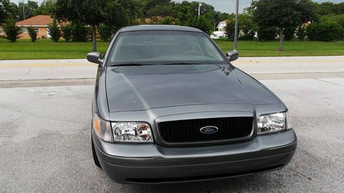 2002 ford crown victoria police interceptor sedan 4-door 4.6l