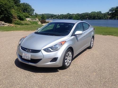 2012 one owner  hyundai elantra gls sedan 4-door 1.8l loaded low low miles