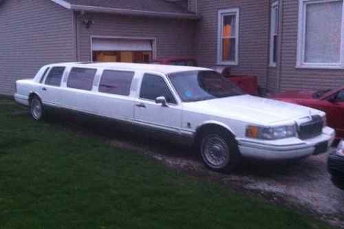 1994 lincoln town car base limousine 4-door 4.6l