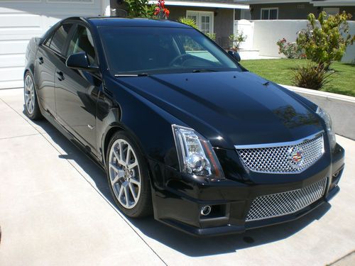 2009 cadillac cts-v, 556 hp, beatiful black on black with all the options!
