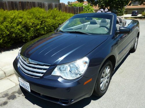 Low mileage very nice condition base model sebring convertible.