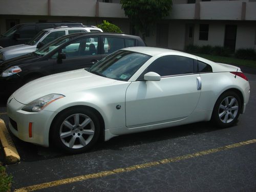 2004 nissan 350z enthusiast coupe 2-door 3.5l