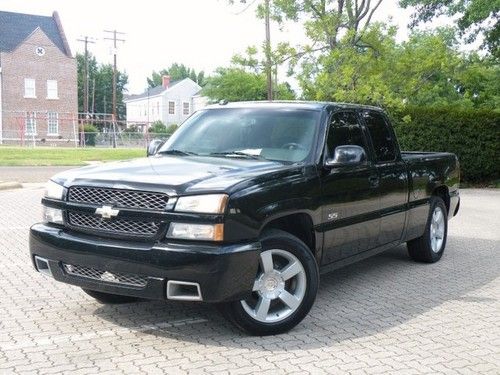 04 silverado ss 6.0l v8 black on black awd bose leather heated seats