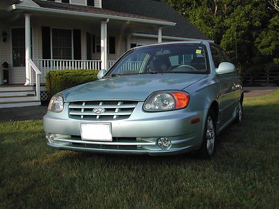 2005 hyundai accent gt no reserve