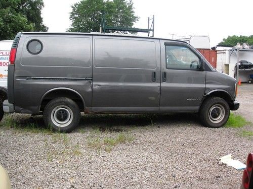 1998 GMC 3500 SAVANA CARGO VAN TURBO DIESEL NO RESERVE NEEDS TRANS GOOD ENGINE, image 2