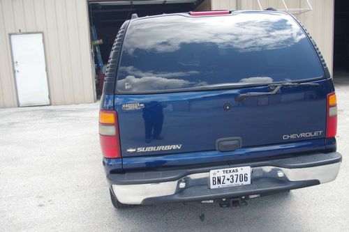 2001 Chevrolet Suburban 1500 LS Sport Utility 4-Door 5.3L, image 3