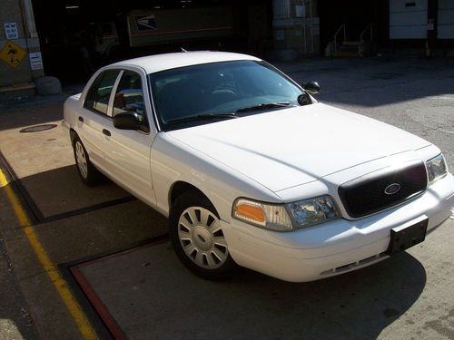 2006 ford crown victoria police interceptor sedan 4-door 4.6l