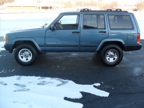1999 jeep cherokee sport, 4.0, 4x4, "no reserve" super clean! only 133k  miles!