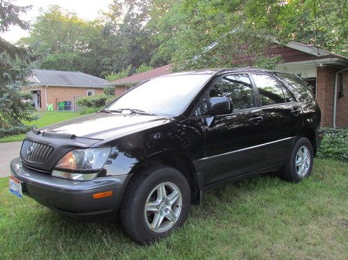 2000 lexus rx300 higway miles, no accidents, no rust, no paintwork, no surprises