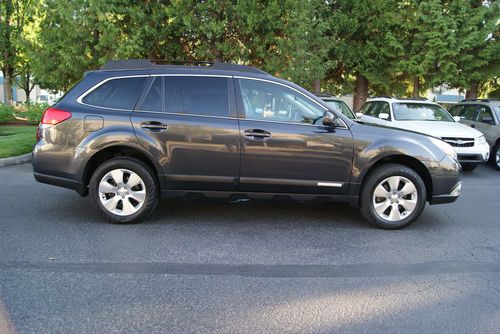 2011 Subaru Outback 3.6R Limited. Navigation. Back Up Camera. Leather. 31k. NICE, US $21,900.00, image 6