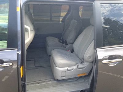 XLE AWD NAV 3.5L CD 1st row LCD monitors: 1 3rd row split-bench seats Compass, US $31,000.00, image 10