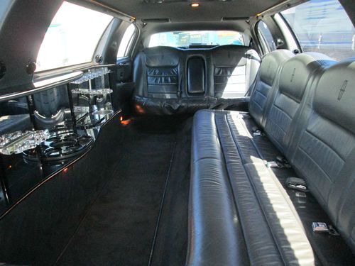 White Limousine Lincoln Royale Stretch 2001, US $6,250.00, image 2