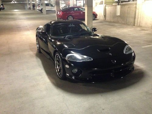 Gorgeous 1999 black viper gts incredible low miles