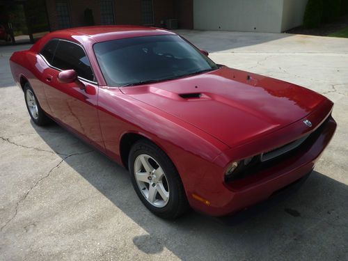 2010 dodge challenger se coupe 2-door 3.5l