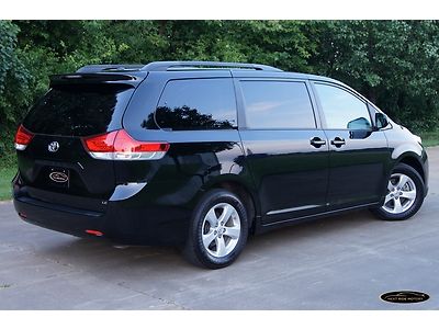 2012 TOYOTA SIENNA LE PWR DOORS 1-OWNER OFF LEASE, image 4