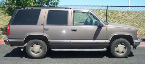 1997 GMC YUKON 4DR 4WD RUNS GREAT! RANCH OR FARM VEHICLE DEPENDABLE 480K NR, US $2,500.00, image 2
