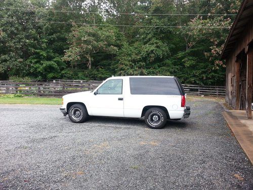 1999 chevrolet tahoe base sport utility 2-door 5.7l