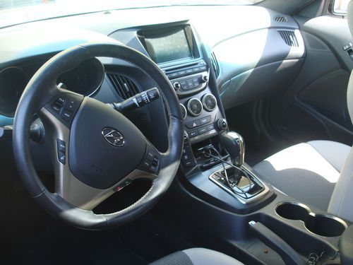 2013 Hyundai Genesis Coupe 2.0T Premium Coupe 2-Door 2.0L, image 3