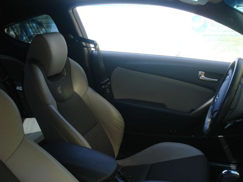 2013 Hyundai Genesis Coupe 2.0T Premium Coupe 2-Door 2.0L, image 8