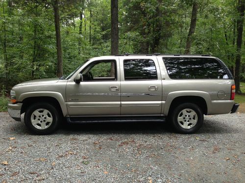 2001 suburban 1500  rust free 3rd row seats leather