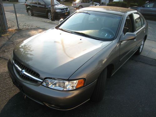 2001 nissan altima gxe limited edition 4-door 2.4l