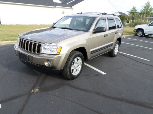 2005 jeep grand cherokee laredo sport utility 4-door 4.7l loaded low reserve