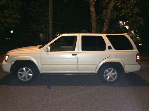 2001 nissan pathfinder fully loaded le