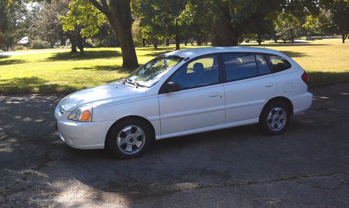 2004 kia rio cinco wagon *** only 47,865 miles ***