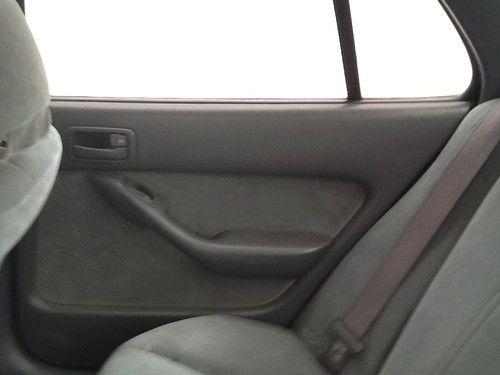 1993 Toyota Camry LE Sedan 4-Door 2.2L, image 14