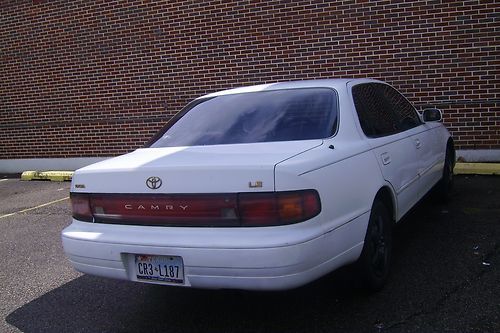 1993 Toyota Camry LE Sedan 4-Door 2.2L, image 19