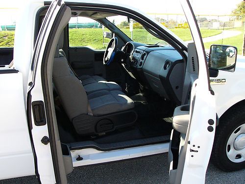 2006 Ford F-150 XL Standard Cab Pickup 2-Door 4.6L No Reserve Work Truck, image 6