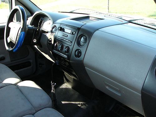 2006 Ford F-150 XL Standard Cab Pickup 2-Door 4.6L No Reserve Work Truck, image 9