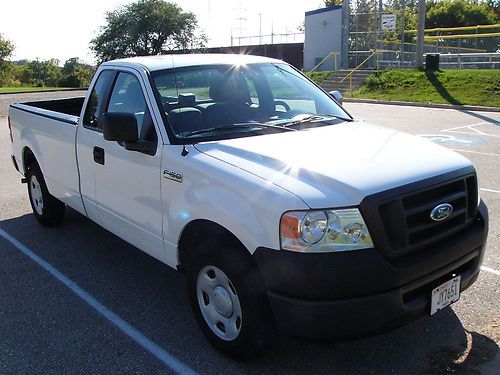 2006 Ford F-150 XL Standard Cab Pickup 2-Door 4.6L No Reserve Work Truck, image 13