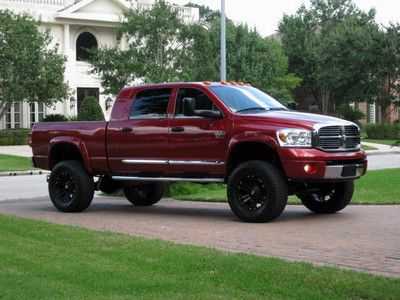 Mega cab (laramie) lifted! navigation. sunroof