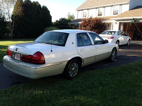 2005 mercury grand marquis gs sedan 4-door 4.6l 49,027 miles