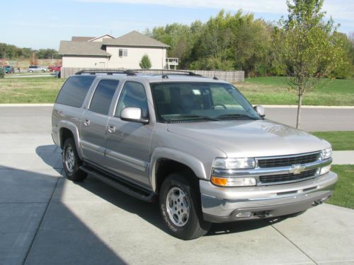 2004 chevy suburban lt awd