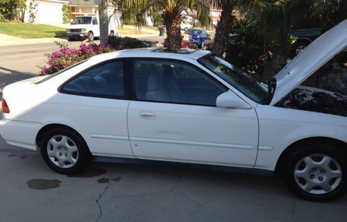 1998 Honda Civic EX White coupe 2 door stock / Clean / Gas saver, image 4