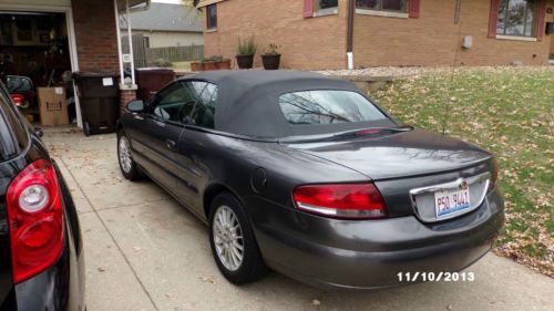 2005 chrysler sebring touring convertible 2-door 2.7l