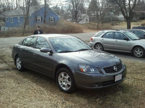 2005 nissan altima 2.5s, 4-door, standard, 64k miles