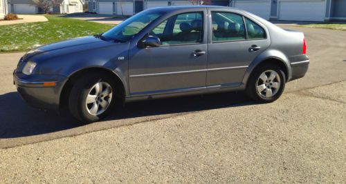 Gray volkswagen jetta (2005) gls-loaded!!! premium sound!! very low miles!!!!