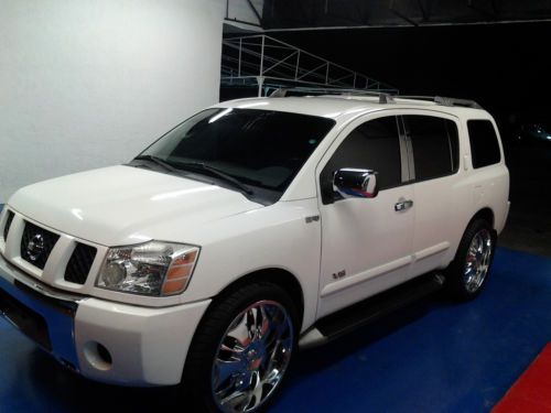 Clean white 2005 nissan armada le