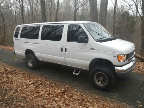 2002 quigley 4x4  ford e-350 15 passenger van