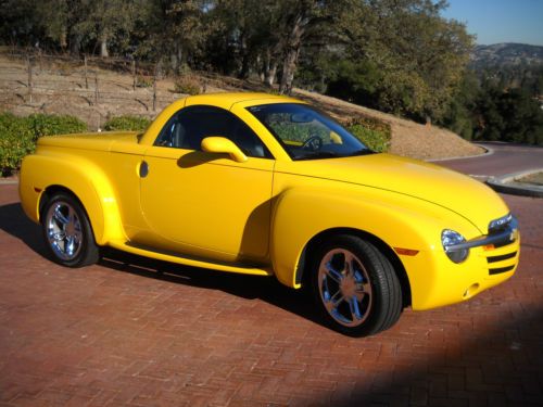 2005 chevrolet ssr base convertible 2-door 6.0l