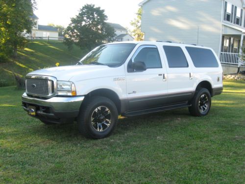 2002 ford excursion 4x4 xlt sport,  9 pass, dual a/c, tow group