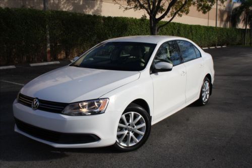 2012 volkswagen jetta se,7k miles,upgraded audio, heated seats,convenienc pkg