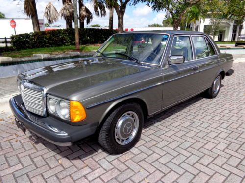 Florida 77 300 d diesel collectors dream incredible shape must see no reserve !!