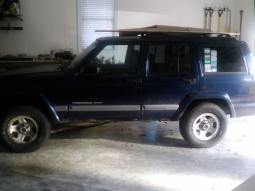 2001 jeep cherokee sport 4wd / 6 cyl 147k miles. needs work or for parts
