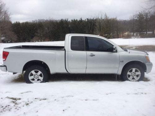 2004 Nissan Titan SE King Cab Pickup 4-Door 5.6L, image 2
