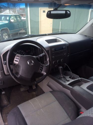 2004 Nissan Titan SE King Cab Pickup 4-Door 5.6L, image 9