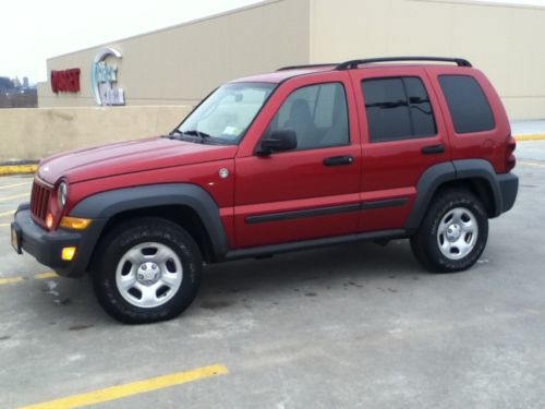 2007 jeep liberty sport excell cond **low miles 3836** 1st owner/kept in garage